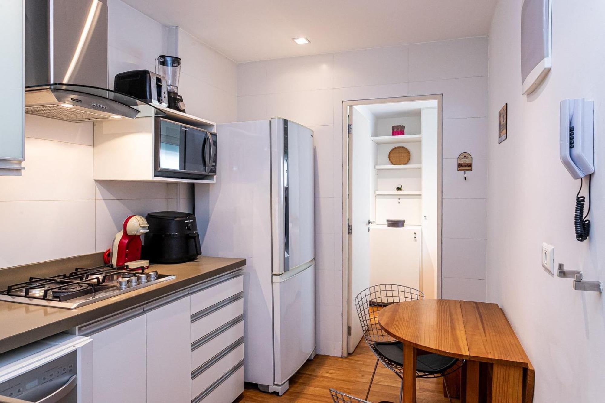 Apartamento 2qtos A 550m Da Do Leblon | Hc 762/201 *