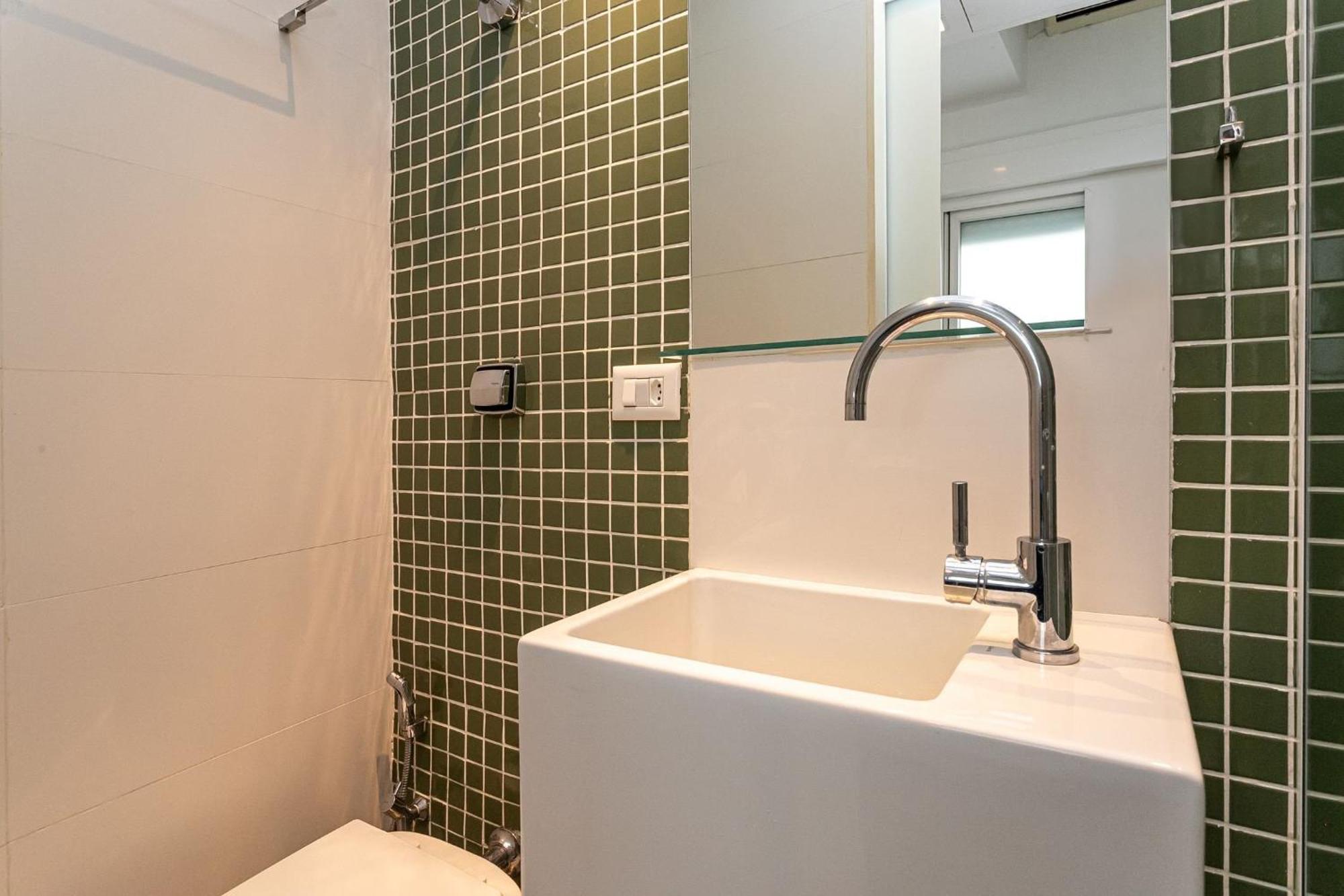 Apartamento 2qtos A 550m Da Do Leblon | Hc 762/201 Rio de Janeiro