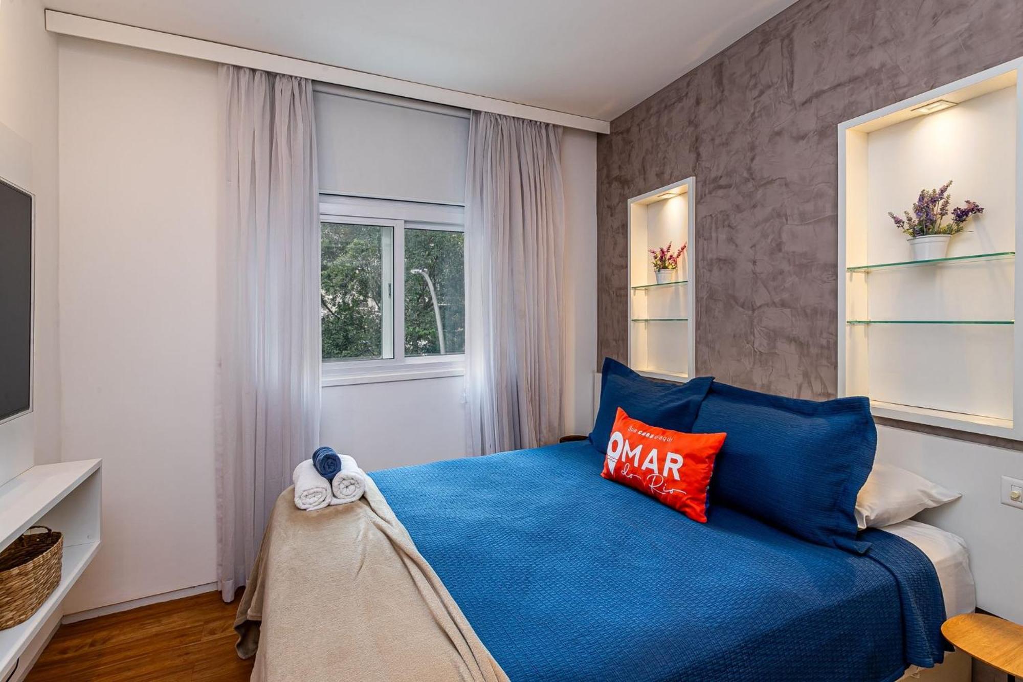 Apartamento 2qtos A 550m Da Do Leblon | Hc 762/201 *