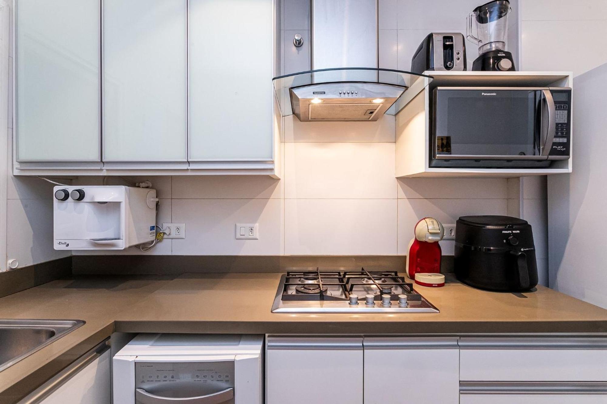 Apartemen 2qtos A 550m Da Do Leblon | Hc 762/201 Rio de Janeiro